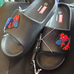Marvel Spidrman Slides Kids Size 4 5 NWT